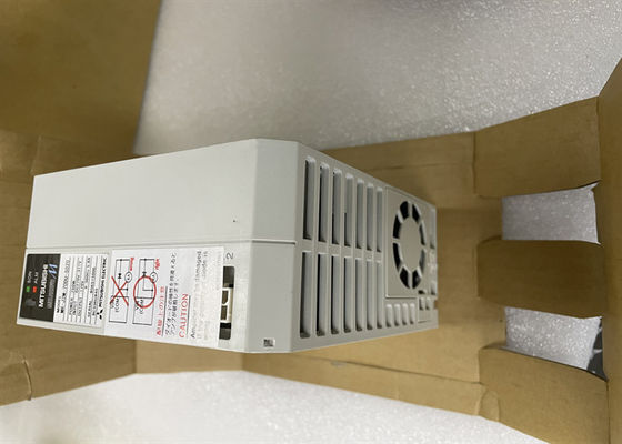 Mitsubishi Industrial Servo Drives  MR-J2M-70DU-S020 750W 0 - 360Hz