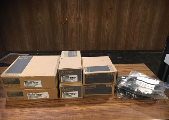 Mitsubishi 100W Industrial AC Servo Drive MR-J3-10T with 3 phase motor HF-KP13 New Set