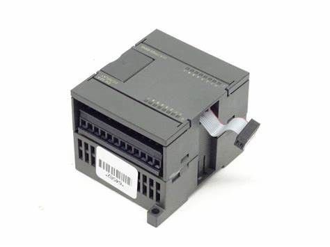 6ES7223-1PH22-0AX0  Siemens SIMATIC S7-200, Digital I/O EM 223 8 DI 24 V DC