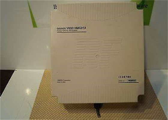 Omron V690-HMG01A ANTENNA/CONTROLLER 2.4 GHZ PLC Programmable Logic Controller