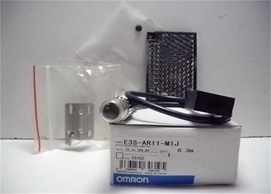Omron E3S-AR11-M1J CONNECTOR 0.3M PLC Programmable Logic Controller