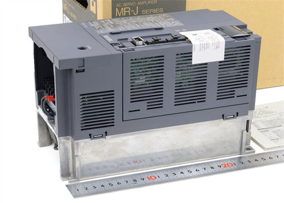 MITSUBISHI MR-J3-350B4 AC SERVO AMPLIFIER MELSERVO-J3 SERIES 3.5 KW SSCNET III 3-PHASE 400 VAC
