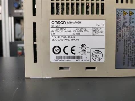 OMRON R7D-BP02H Servo AC 200VAC Supply 1.6A 200V Load 200 W