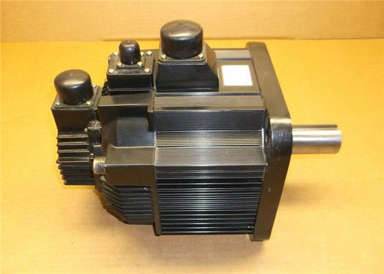 SGMGH-44DCA6E Yaskawa Sigma II Industrial Servo Motor Incremental Encoder Type 400VAC
