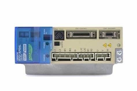 Omron R7D-AP04L Servo AC 100VAC Supply 2.6A 100V Load 400 W SERVO DRIVE
