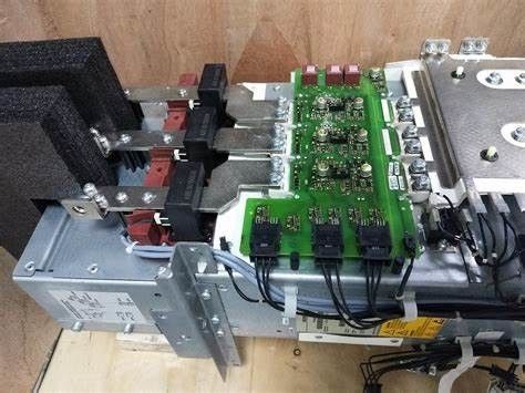 Siemens 6SL3352-1AG35-8EA1 power block for 510-750 V DC, 490 A Motor Module 3 phases