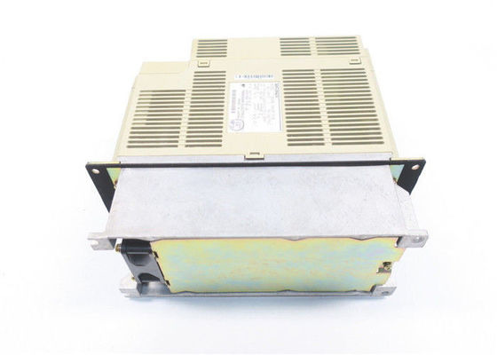 SGDB-15ADP-PY8 Yaskawa Industrial 1.5KW Servo Drives Servo Amplifier 200-230V