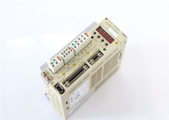 Yasakawa SGDM-10ADA Ac Servo Motor Drive INPUT: 7 A 200-230 VAC 50/60 HZ