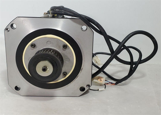 Yaskawa SGMDH-06A2A-YR13 AC Servo Motor 550 W 4.0 AMPS 2000 RPM