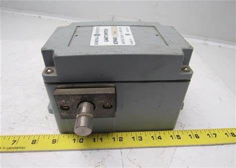 GE  IC9445A200AB 120/240 VAC or 125 VDC a +5VDC output 24 VDC Input modules