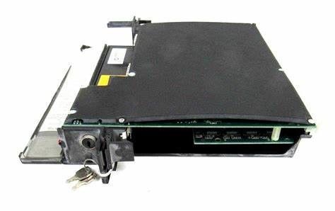 GE  IC697CPX772 256 KB Of Non-Volatile Flash Memory 24 Volts DC-Powered 15-Pin Female D-Connector