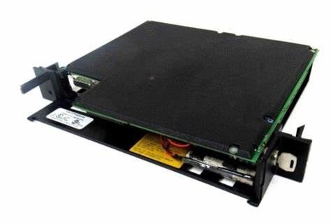 GE  IC697CPX772 256 KB Of Non-Volatile Flash Memory 24 Volts DC-Powered 15-Pin Female D-Connector