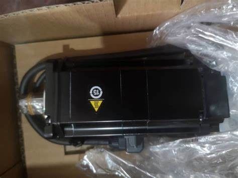 Yaskawa SGMRV-30ANA-YR12 SERVO MOTOR 23.6AMP 200V 3.7KW   Servo Drives