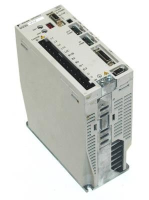 Yaskawa SGDS-10A32A 3 PHASE 15 AM 200 VAC 3000 WATT 4 HP Servo Amplifier