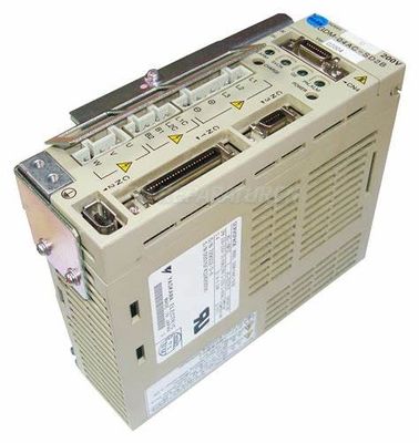 Yaskawa SGDM-01AD 1 Phase 2A 200V 100W 0.13HP  SERVOPACK AC Servo Drive