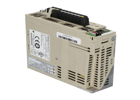 Yaskawa SGDS-02A12A AC Servo Amplifier 200-230V 2.4A 200W New