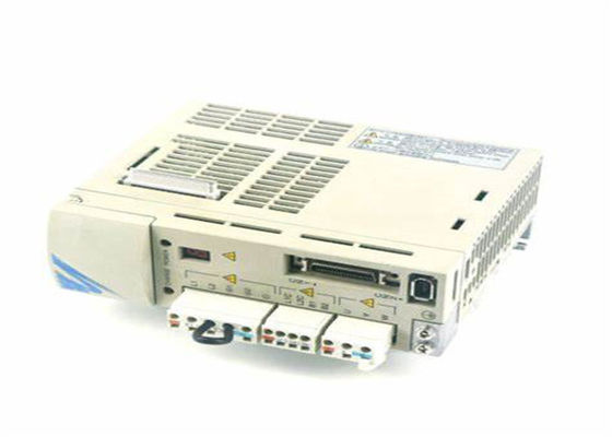 Yaskawa SGDG-04GT AC Servo Amplifier 0.4kw 230V New In Original