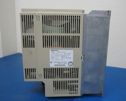 Yaskawa  SGDB-30ADG-P Drives-AC Servo Is Supported For Repair 200V 3PHASE 3KW DIGITAL