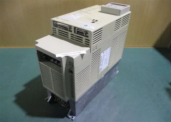 Yaskawa Servo Drives SGDB-03ADM Brand Original New In Box 0.3kw