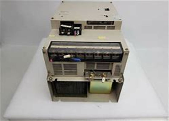 SGDB-1EADG Yaskawa Brand Servo Drives New In Original Box 200V