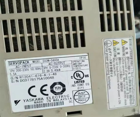YASKAWA SGD-04APY61 AC SERVO AMPLIFIER 200-230V 6/2.6A 50/60HZ NEW