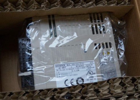 Rosemount 1.3KW 200V 3 Phase Yaskawa  / Industrial Servo Motor Inverter