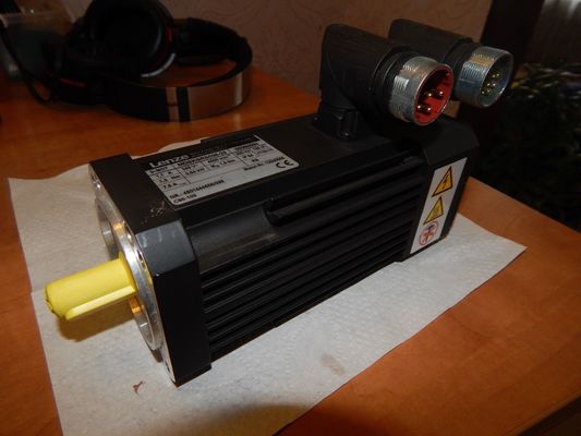 Lenze MDSKSRS036-23 Servo Motor RATED POWER 0,54 kW