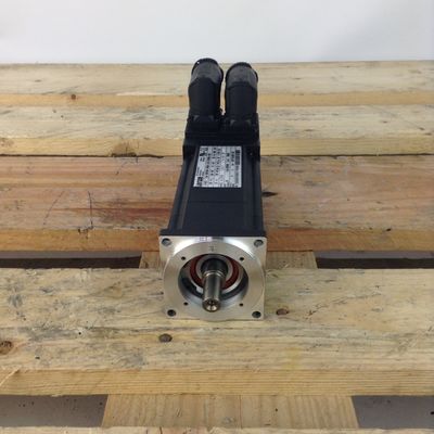Lenze MCS 06F60-RS0B0-A11N-ST5S00N-R0SU Synchronous servo motor