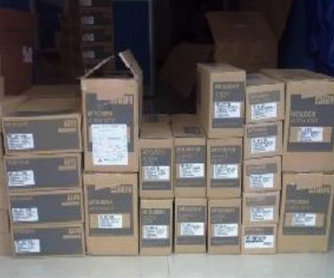 MITSUBISHI HC-SFS502 AC Servomotor 2000rpm 133V 26A 5kW