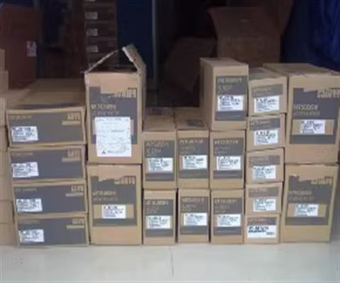 200-230 VAC Mitsubishi HC-RFS153 Servo Motor Rated Output 1.500 W Industrial Servo Drives