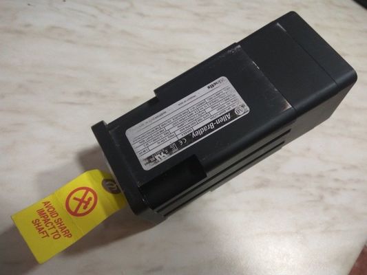 ALLEN-BRADLEY MPL-B230P-VJ72AA MP-Series MPL 480V AC Rotary Servo Motor