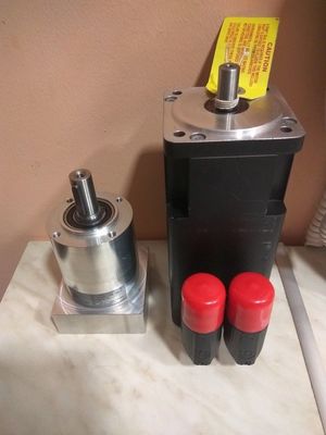 ALLEN-BRADLEY MPL-B230P-VJ72AA MP-Series MPL 480V AC Rotary Servo Motor