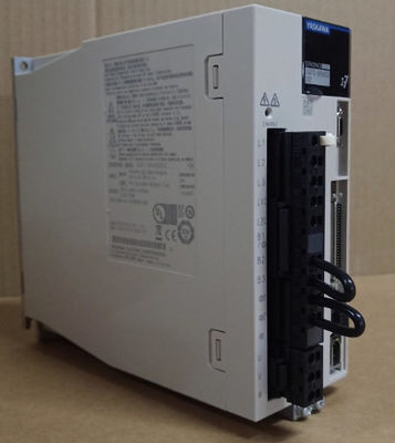 SGM7G-30AFC61/09/13AFC61/20/44/50/75A7/FAA/61/6C  Yaskawa Servo Motor Original