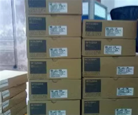 HC-SFS102B Mitsubishi Servo Motor 3-Phase AC Voltage High Resolution