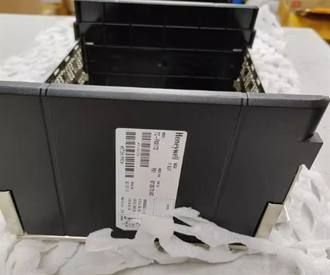 Honeywell TC-FXX172 Industrial PLC Control Unit, 17 Slot Rack Modbus/RTU Serial Protocols