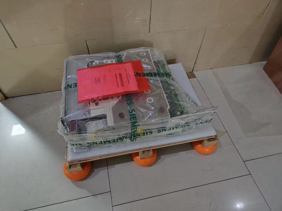 Siemens 6SL3352-1AE36-1CA1 380-480 VAC 490 AMP 50/60 HZ 3 PHASE POWER BLOCK