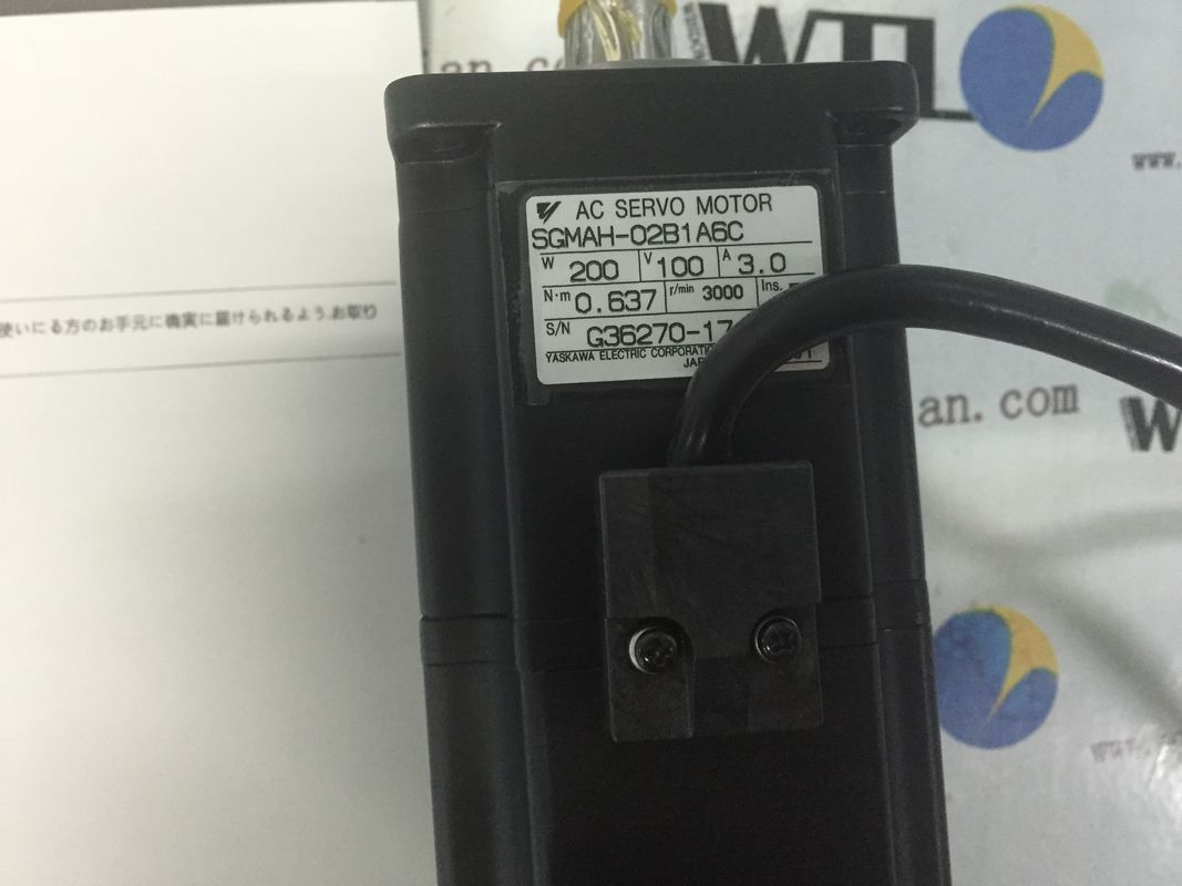 Yaskawa AC Industrial Servo Motor  SGMAH-02B1A6C  200W  200V BRAND NEW