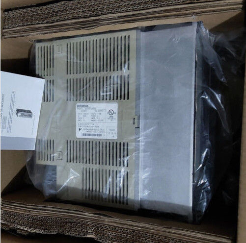 Yaskawa SGDB-30VN  18 AMP 3 PHASE 200-230 VAC 50/60HZ AC Servo Drive