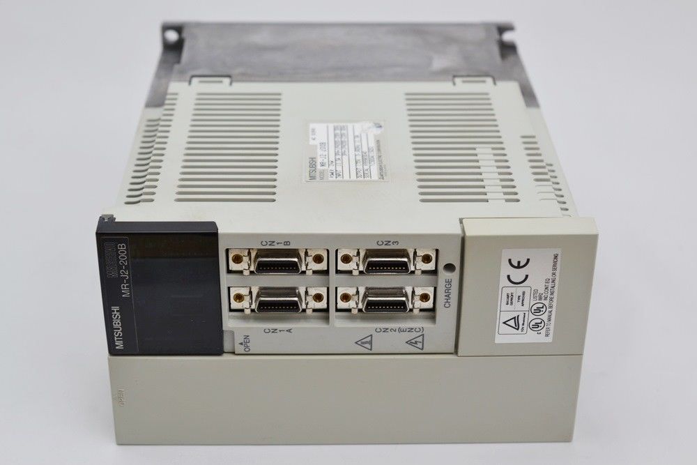 2.0kw MITSUBISHI MR-J2-200B Industrial Servo Drive Three Phase AC200V SSCNET Type Interface