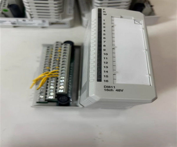 ABB DI811 3BSE008552R1 PR:C PLC Module DI 811 S800 Digital Input 48V 48 V
